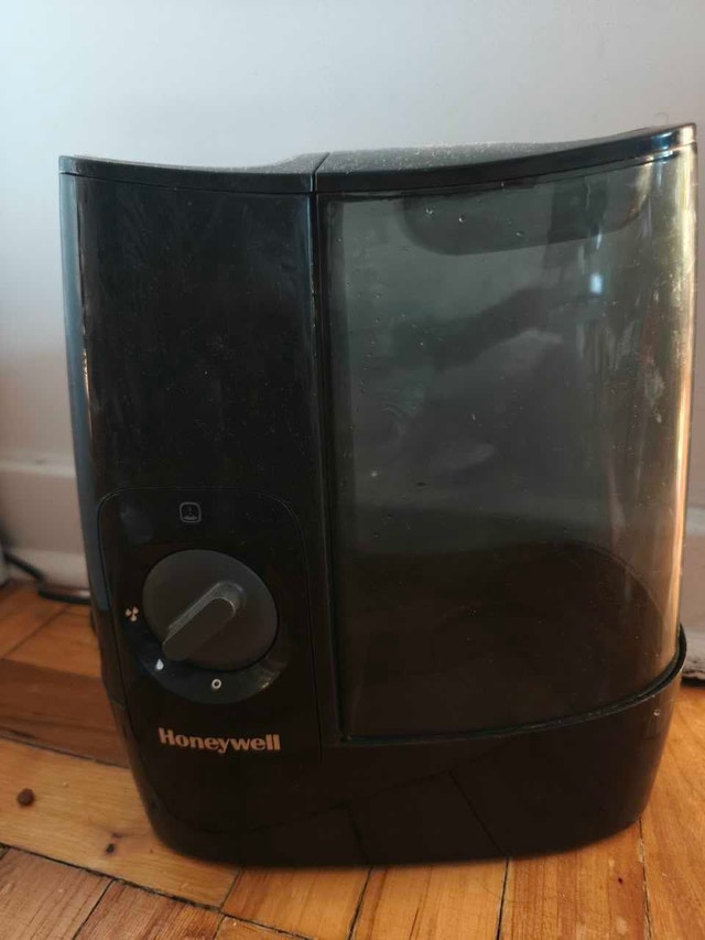 Honeywell Humidifier – Working Great – Original Box Included