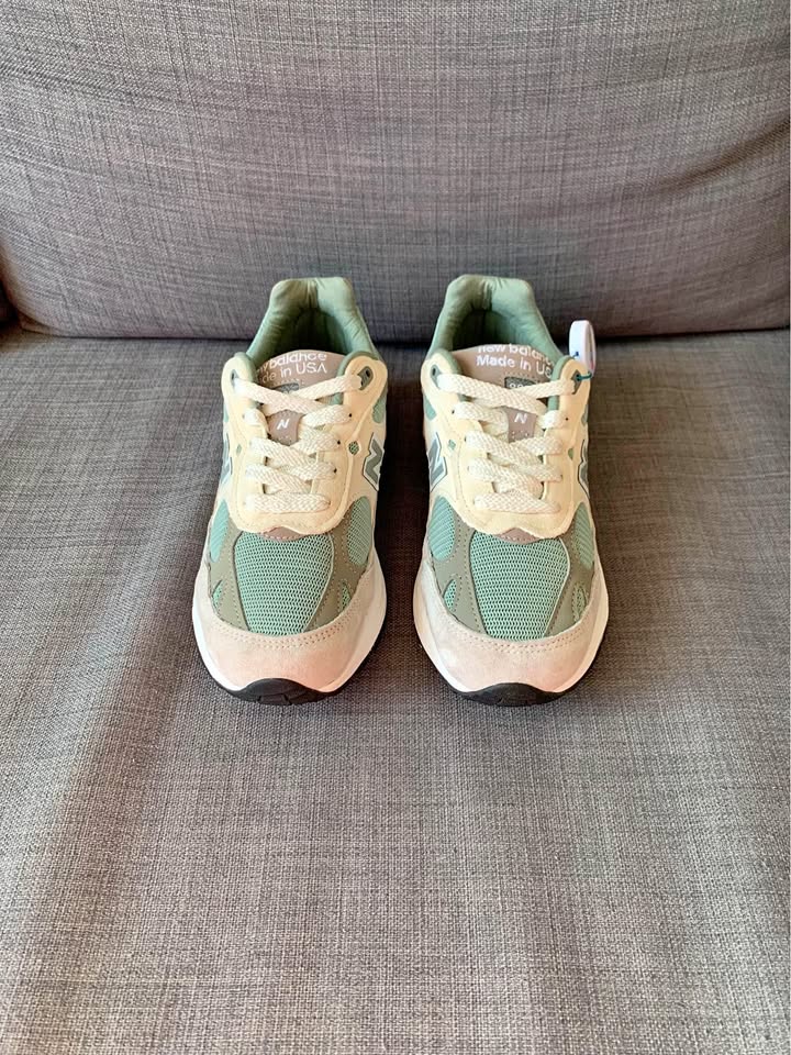 Kith x Wmns 993 MiUSA “Spring 101”