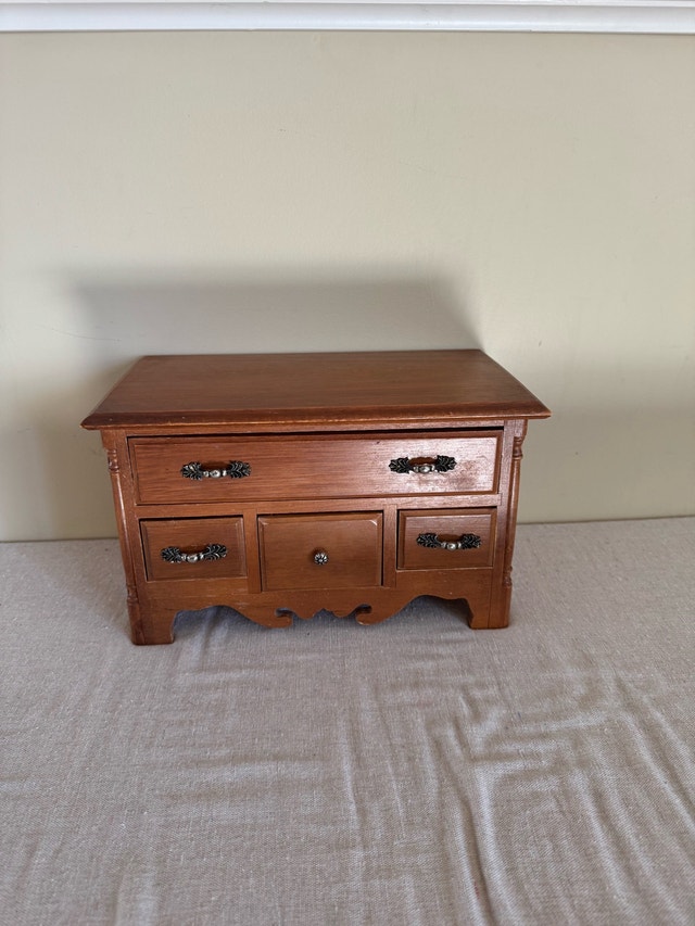 Beautiful Vintage Jewelry Box / Little Dresser with Drawers - photo 2