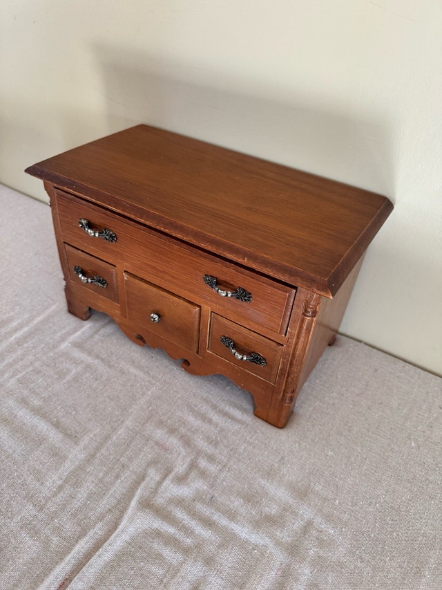 Beautiful Vintage Jewelry Box / Little Dresser with Drawers - photo 3