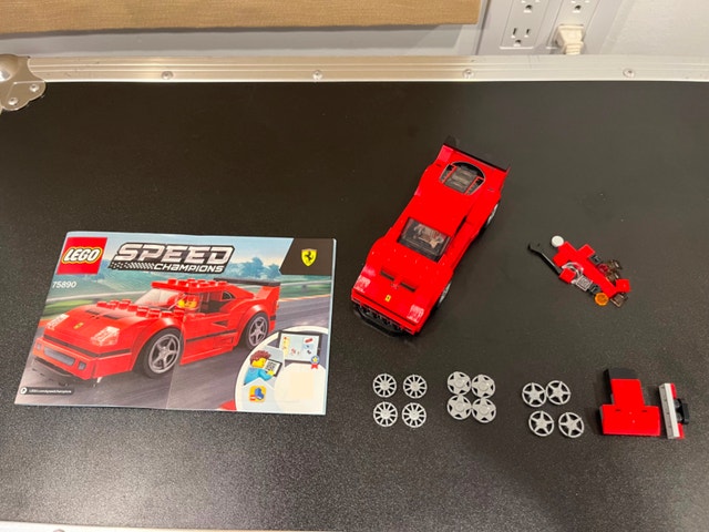 Lego Retired Ferrari F40 Competizione 75890 Speed Champions