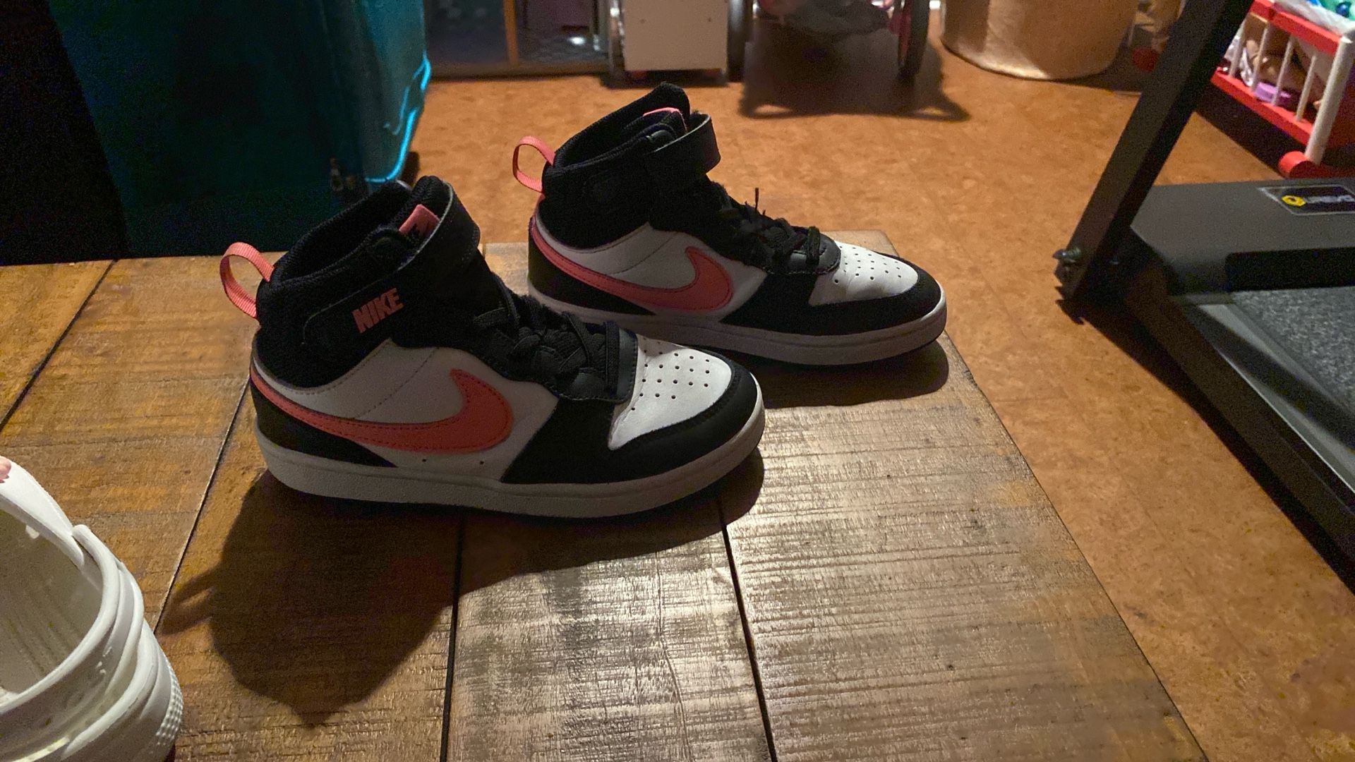 Girls Nike Sneakers “Court Borough” - Size 1