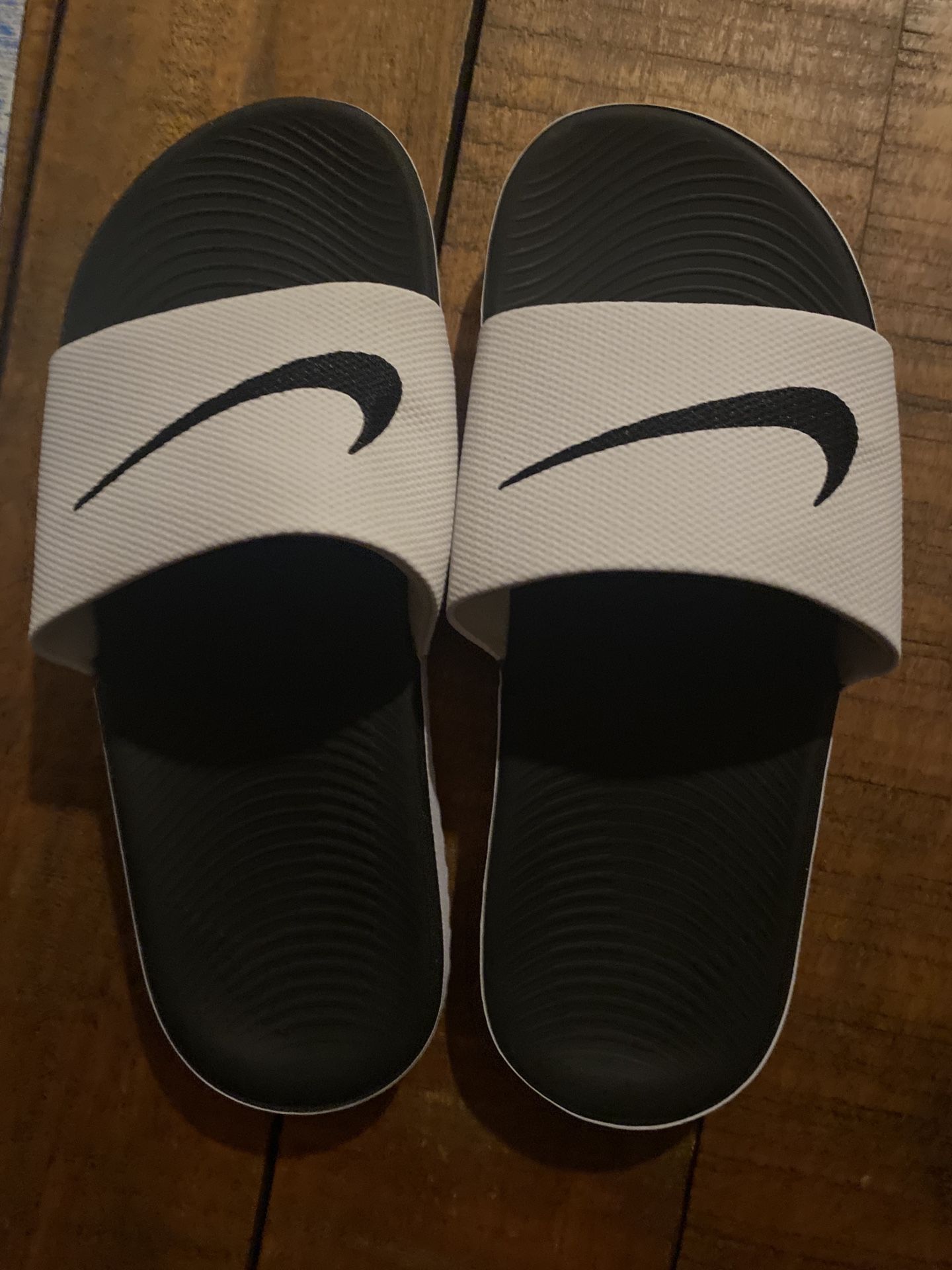 Kids Nike Slides - Size 3
