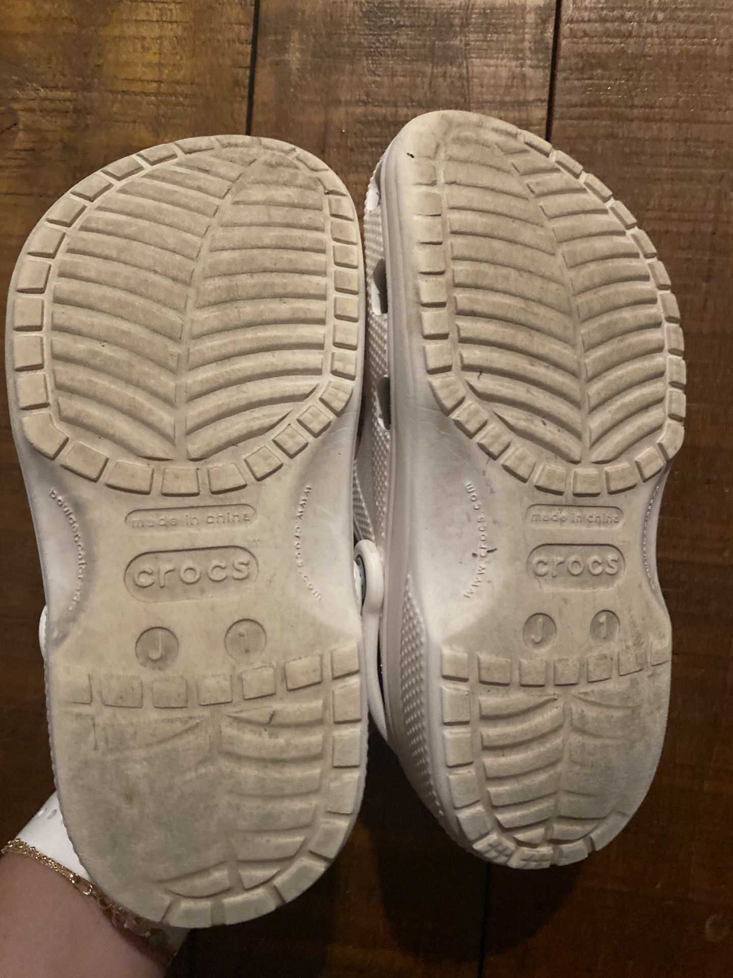 Girls Crocs - Size J 1 - photo 2
