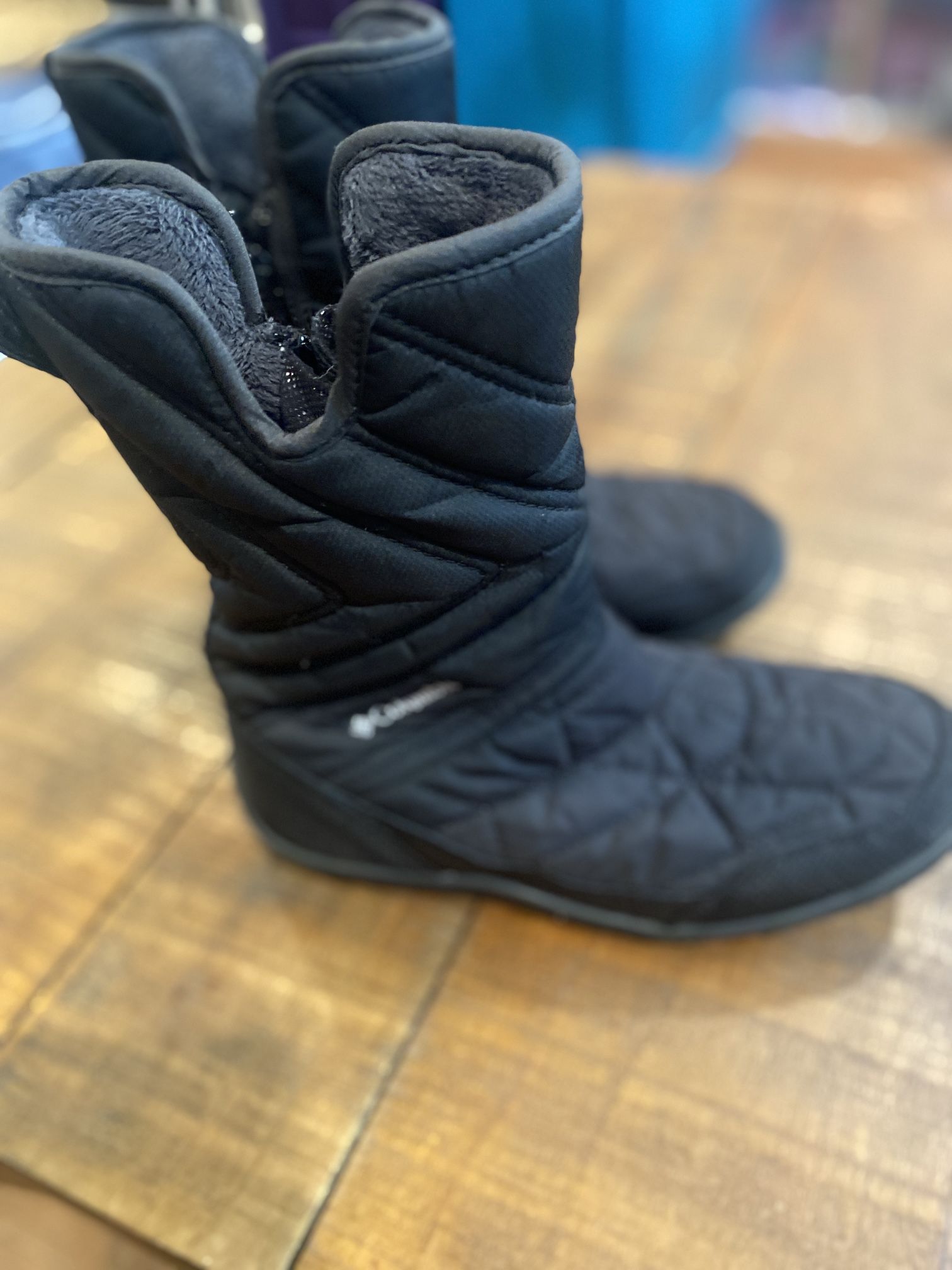 Girls Columbia Winter Boots - Size 4 - photo 2