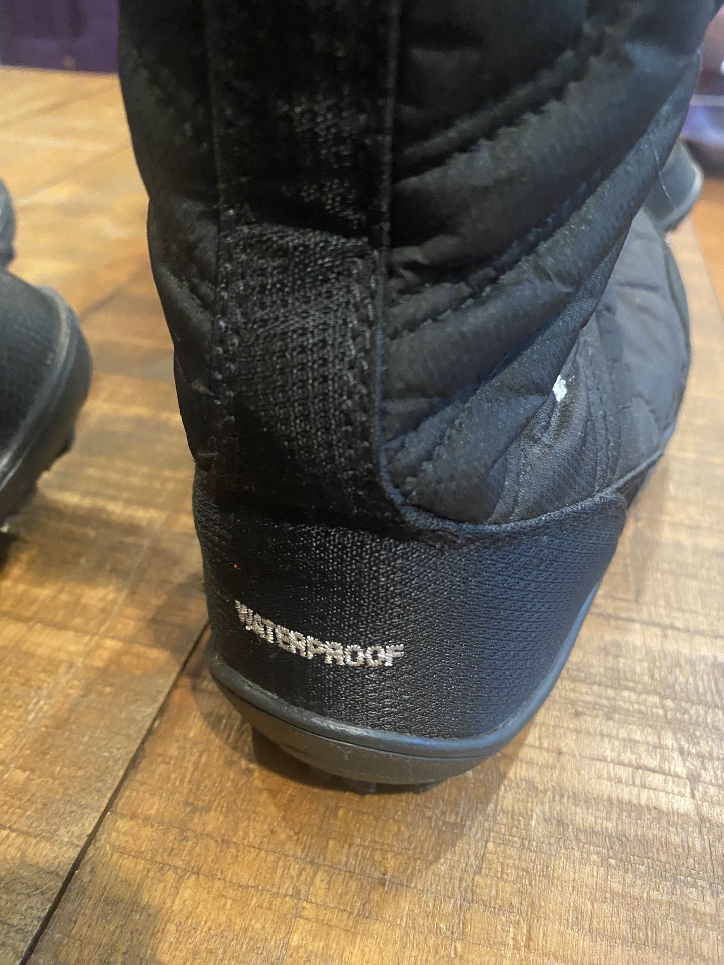 Girls Columbia Snow Boots - Size 3 - photo 5