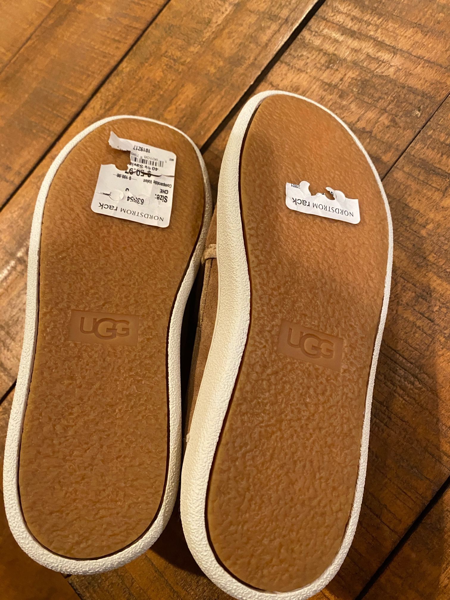 Women’s/Teens Slip On UGGs - photo 2
