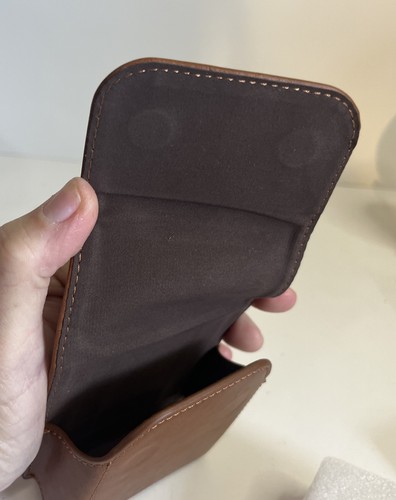 Leather Cell Phone Belt Clip for Samsung Z Flip or Motorola Razr - photo 3