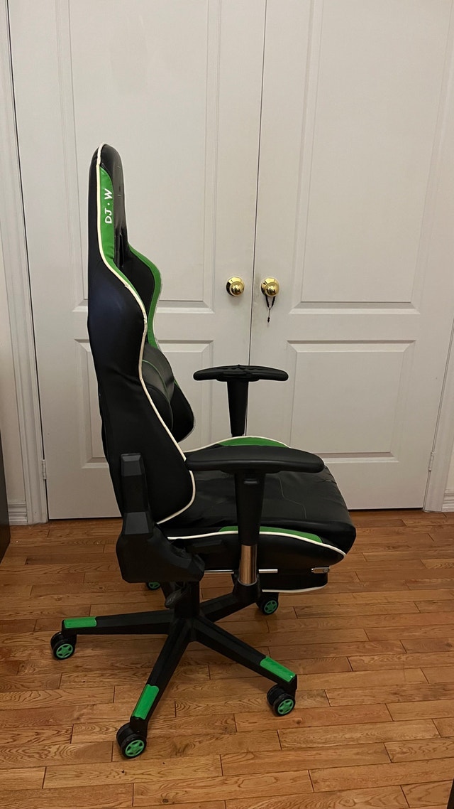 Gaming Chair with Foot Rest - photo 3