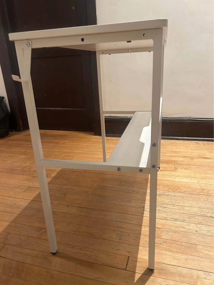 White Desk - Need gone by Oct 29 - photo 2