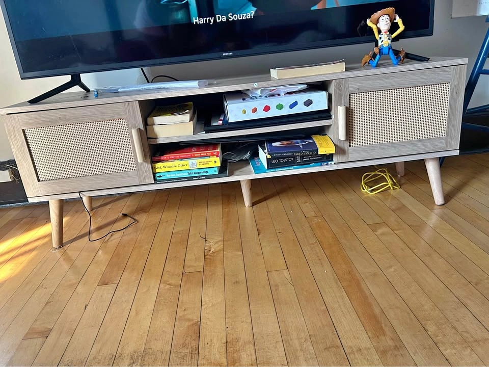 Tv Stand - need gone by Oct 29