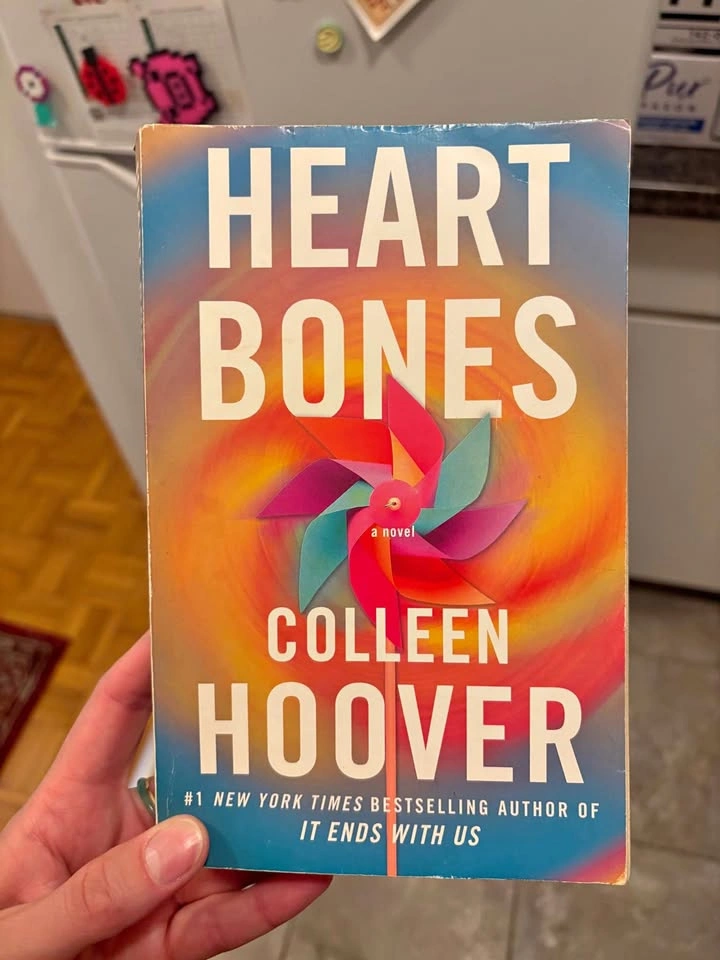 Heart Bones - Colleen Hoover