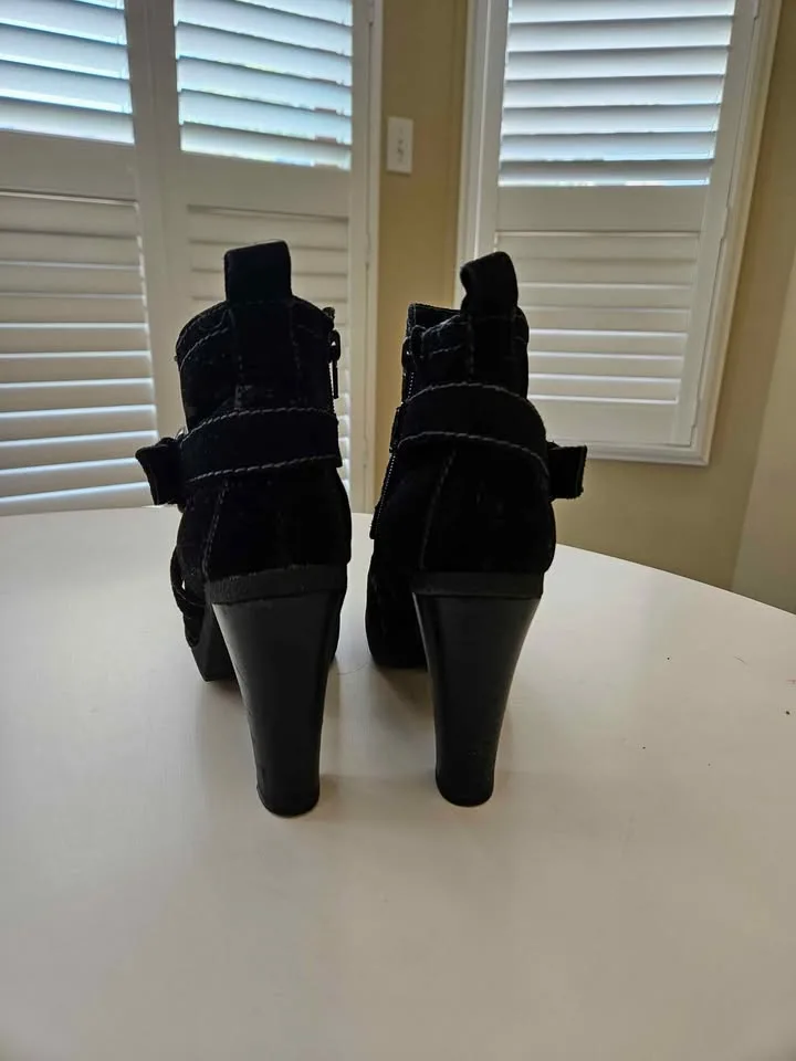 Womens Black Dollhouse Boots - Size 7 image indicator(3)