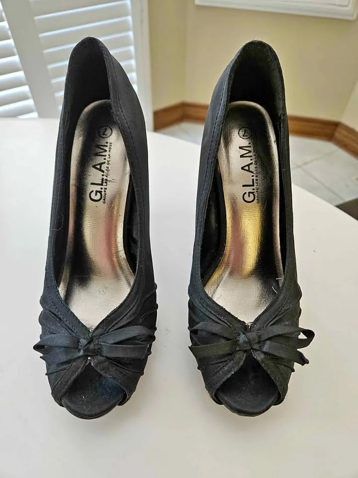 Womens Black Heels - Size 7 thumbnail