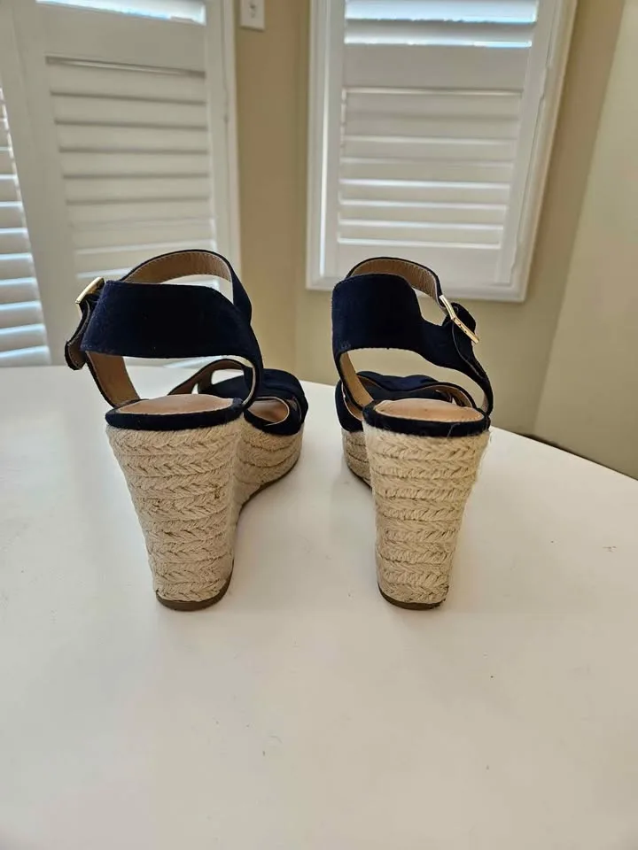 American Eagle Navy Blue/Beige Wedge Sandals - Size 7.5 image indicator(3)