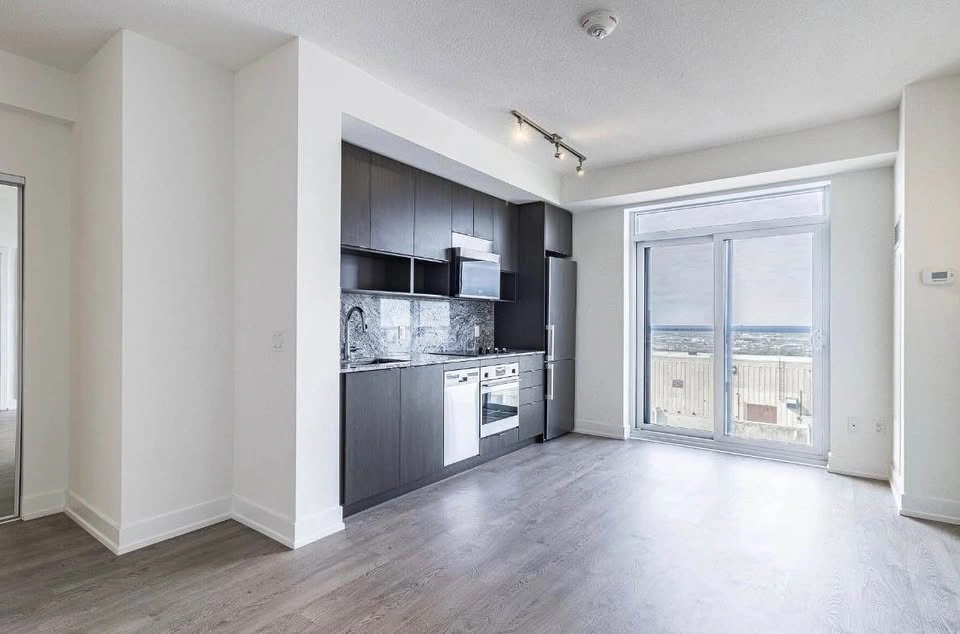 1 Bed 1 Bath - Apartment - photo 5