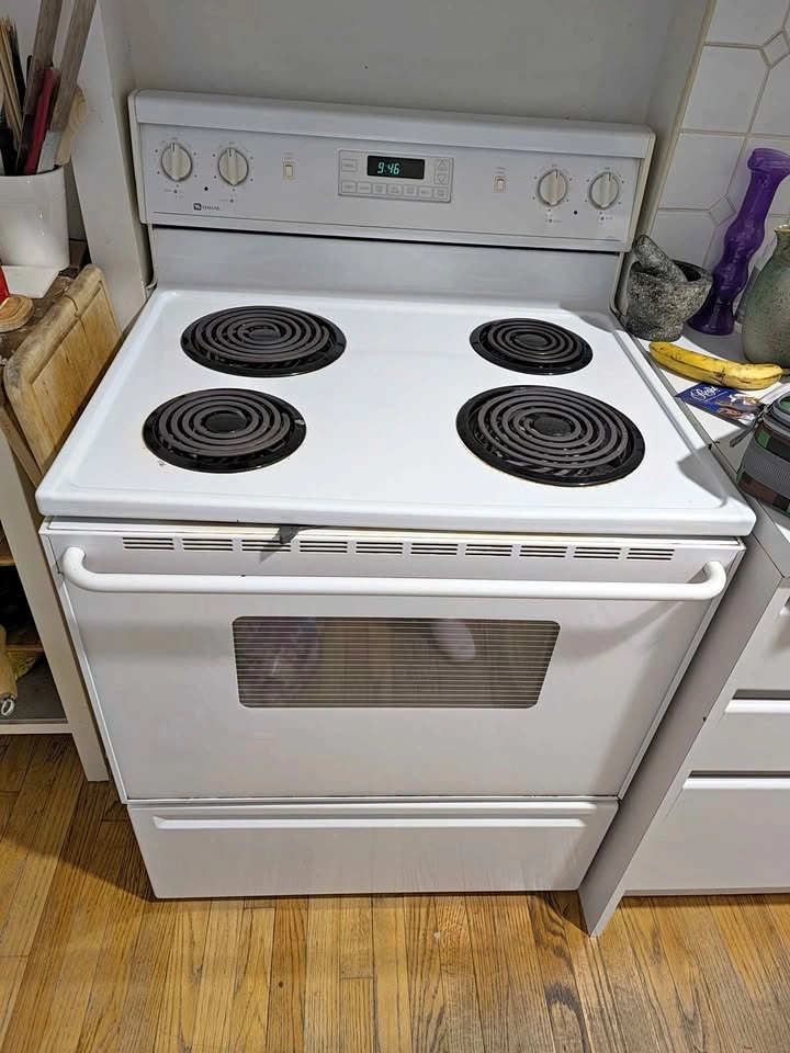 Maytag Electric Coil Stove
