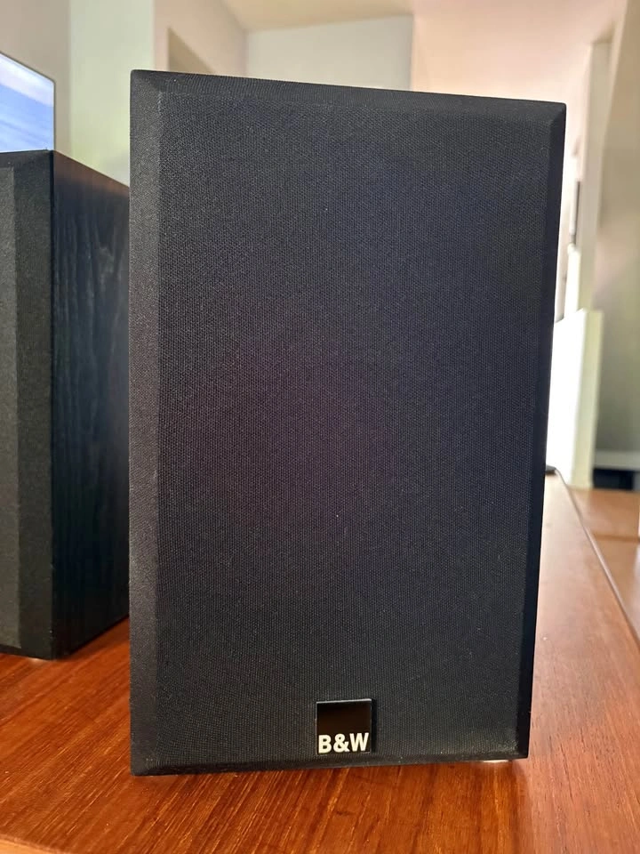 PSB The amazing Alpha Bookshelf Speakers. - photo 5