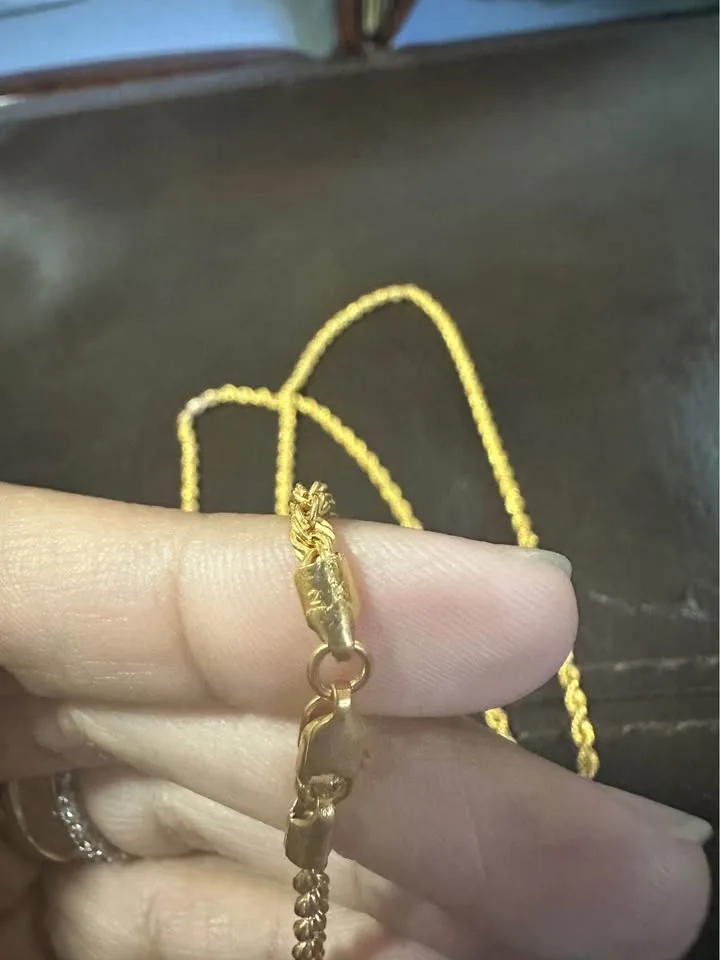 Saudi 20kt Gold Necklace. Cash Only. Pickup at Aurora. image indicator(3)