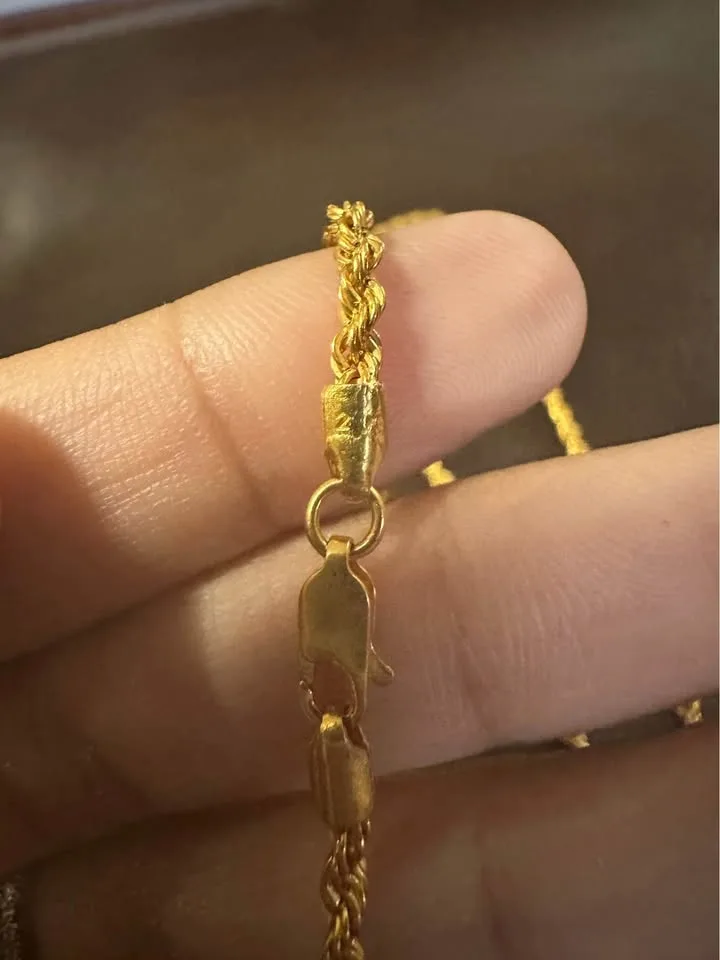 Saudi 20kt Gold Necklace. Cash Only. Pickup at Aurora. image indicator(5)