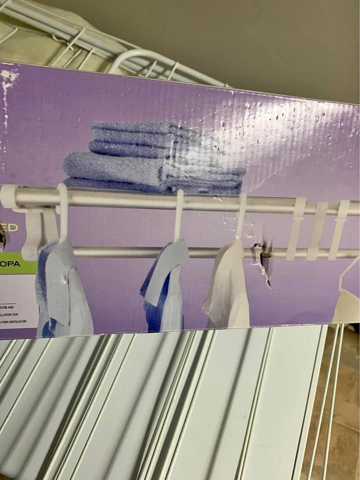 Wall laundry holder