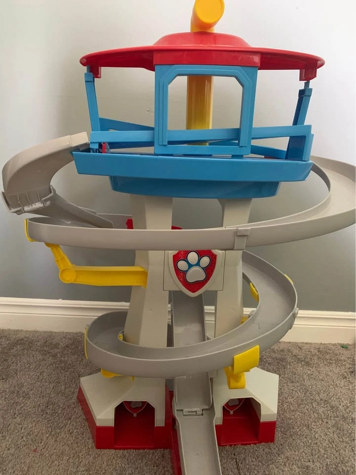 Paw Patrol, True Metal Adventure Bay Rescue Way Playset - photo 2