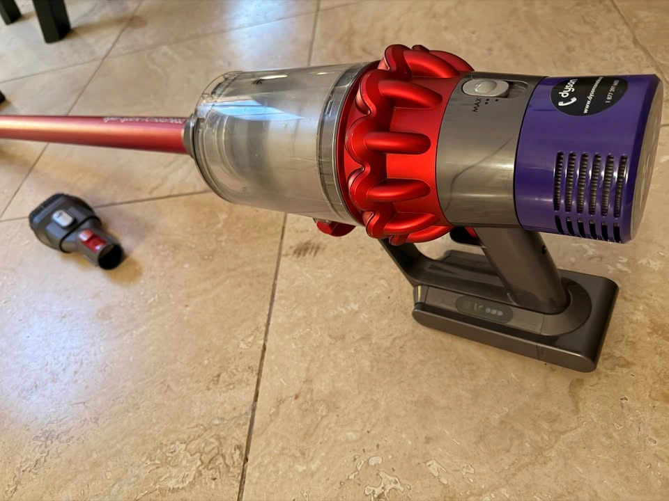 Dyson SV12 cordless Vacuum - photo 4