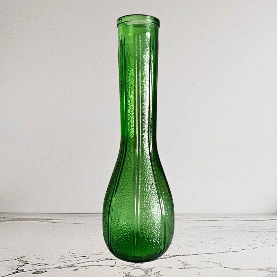 🟩🏺Vintage Green Glass Ribbed Textured Vase