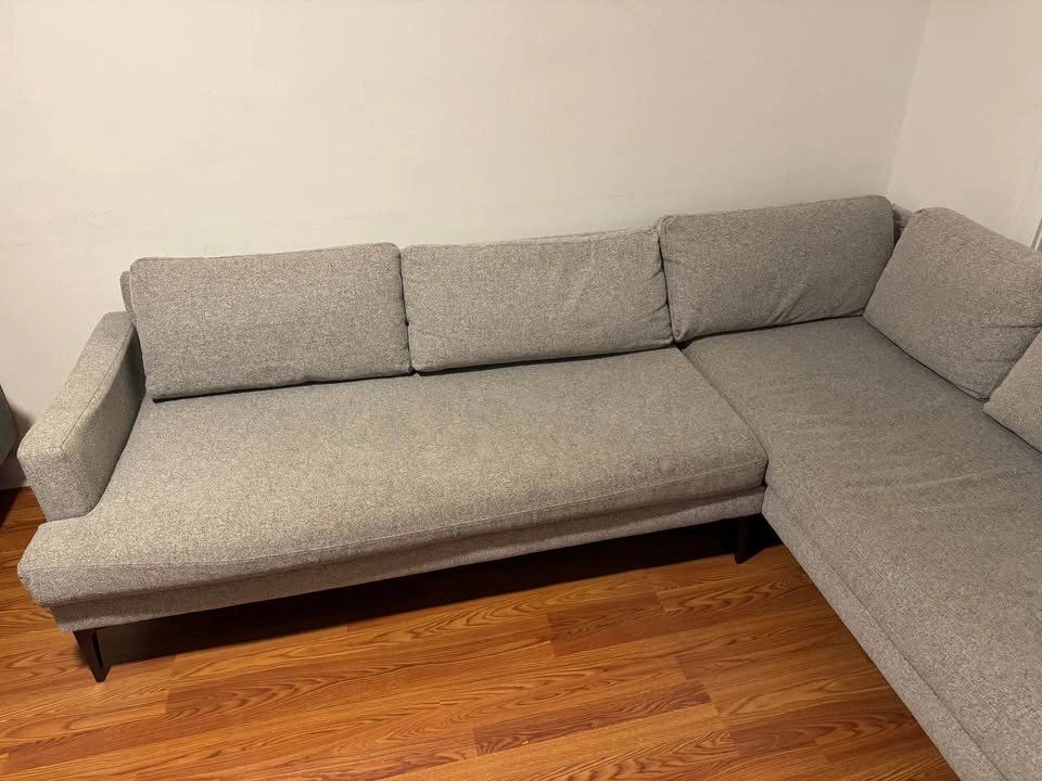 Gray sectional couch - photo 3