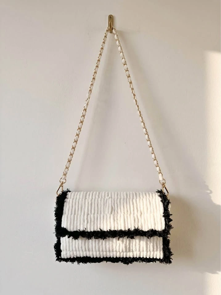 Handmade Crossbody Bag – Black & White Fluffy Yarn (New!)