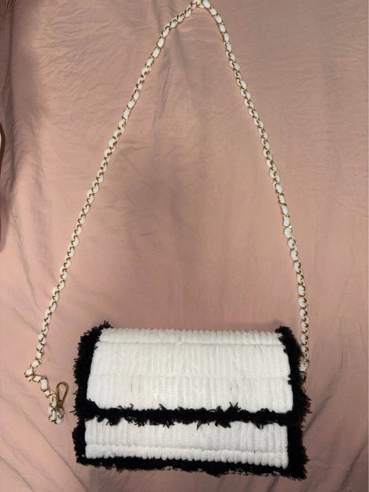 Handmade Crossbody Bag – Black & White Fluffy Yarn (New!) - photo 2