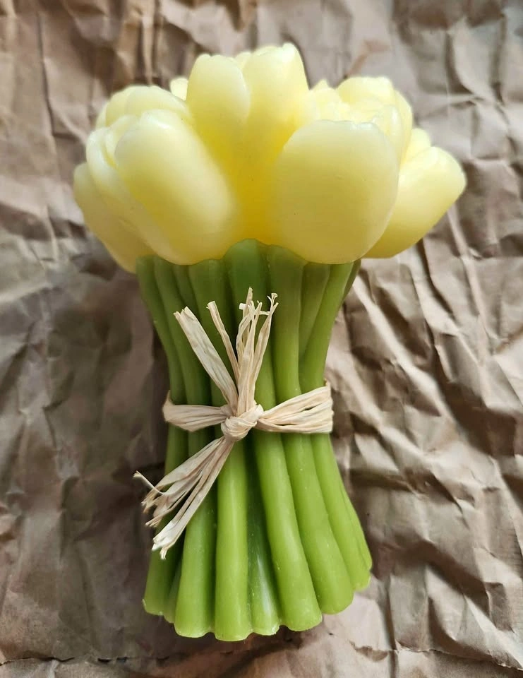 Yellow Rose Bouquet Candle