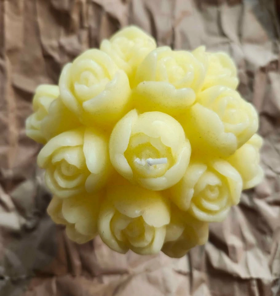 Yellow Rose Bouquet Candle - photo 2