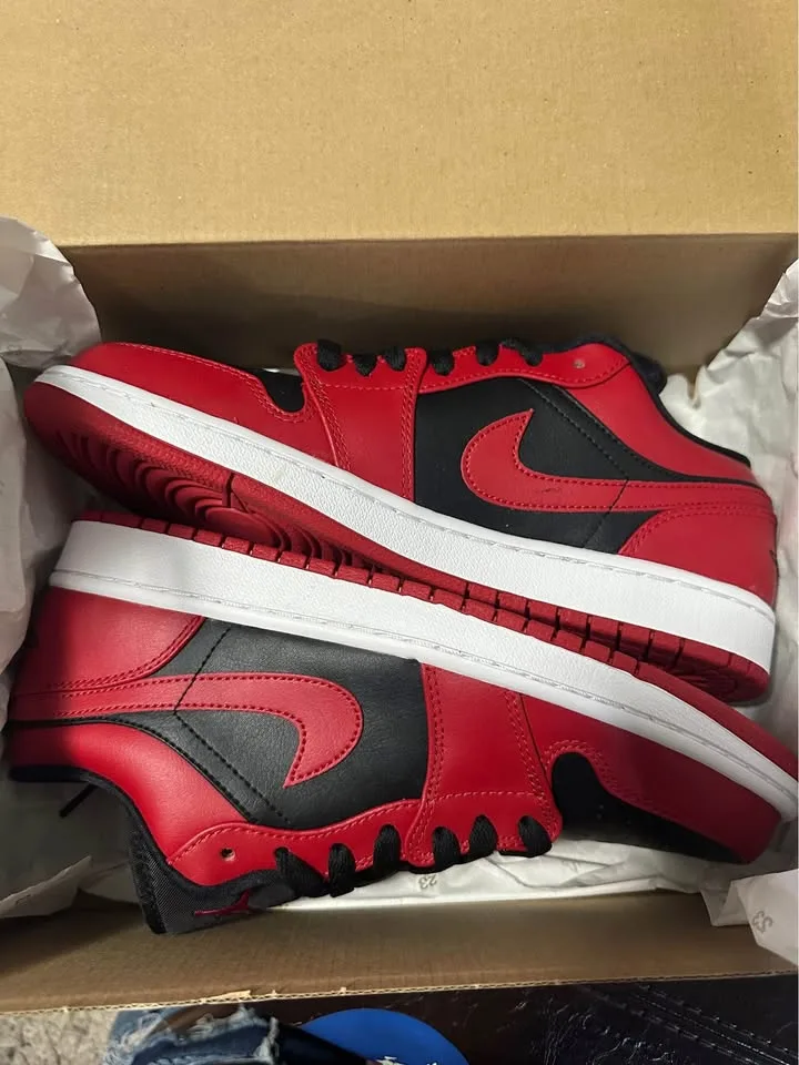 Air Jordan 1 Low Mens Size 9. Cash Only. Pickup Aurora image indicator(2)