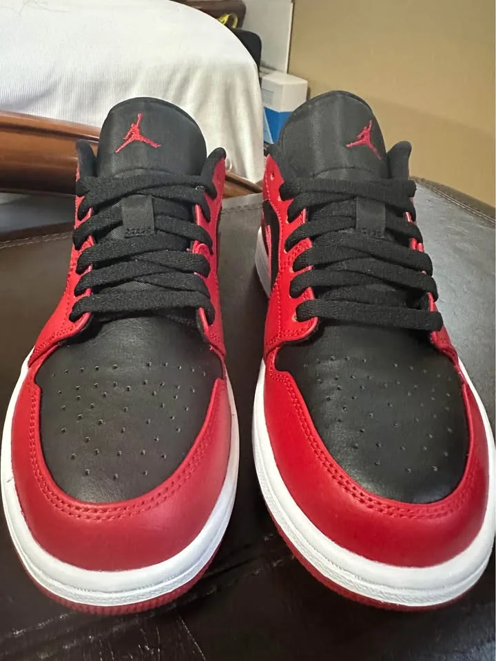 Air Jordan 1 Low Mens Size 9. Cash Only. Pickup Aurora image indicator(6)