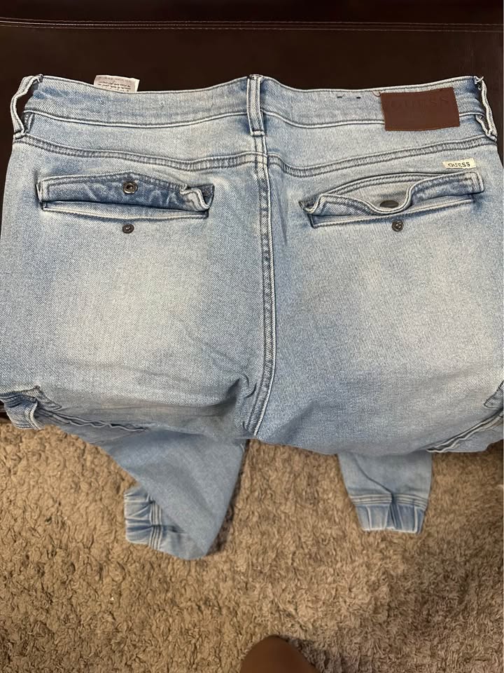 Men’s Size 32 pants. Cash Only. Pickup at Aurora. - photo 2