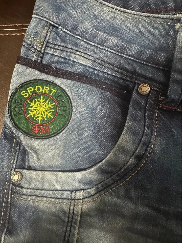 Men’s Size 32 pants. Cash Only. Pickup at Aurora. image indicator(3)