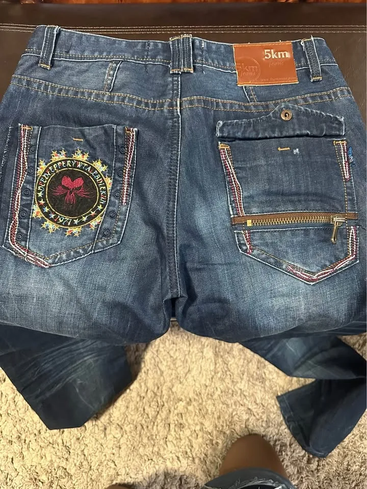 Men’s Size 32 pants. Cash Only. Pickup at Aurora. image indicator(6)