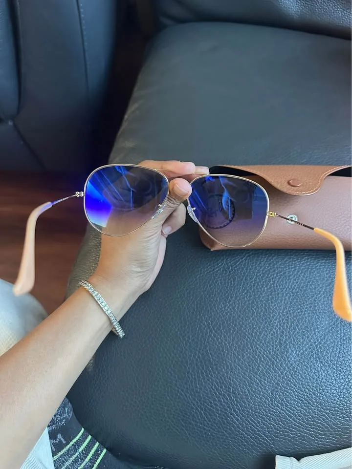 Ray-Ban Sunglasses with Case. Cash Only. Pickup Aurora. image indicator(4)