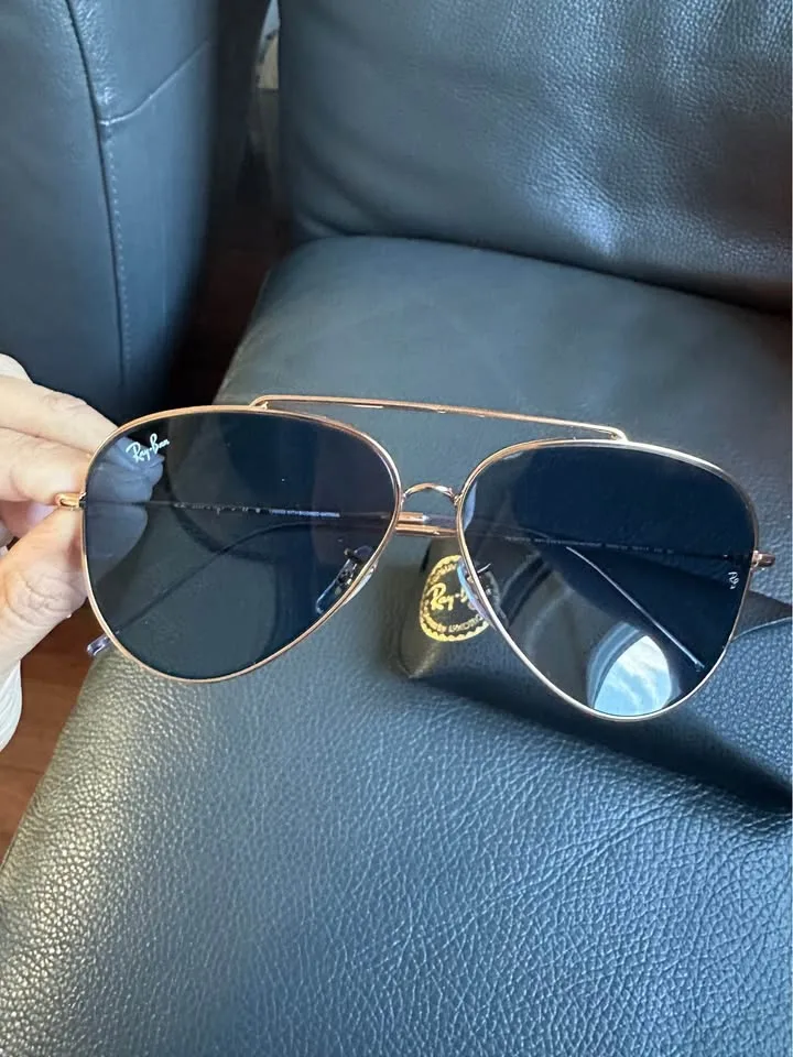 Ray-Ban Sunglasses with Case. Cash Only. Pickup Aurora. image indicator(4)
