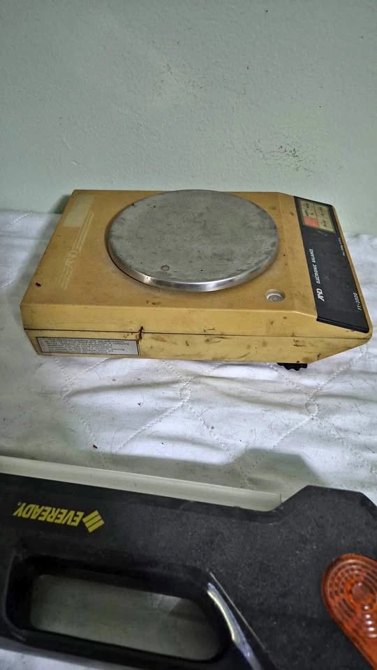 A&D FY-3000 Electronic Balance