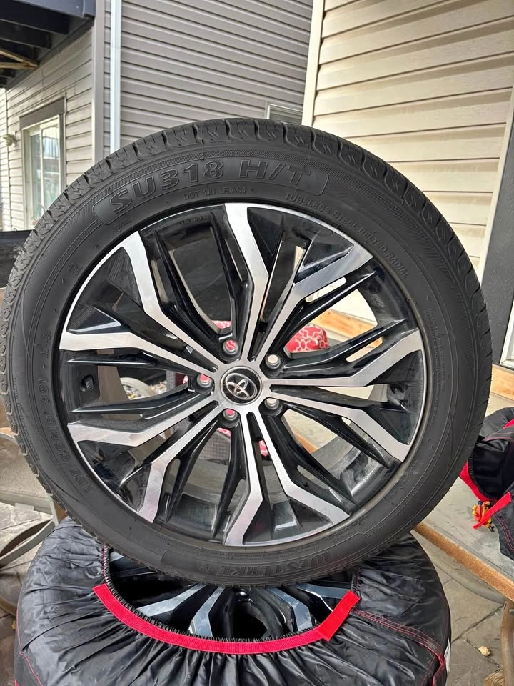 Genuine 2023 Toyota Crown XLE OEM Wheels & Tires