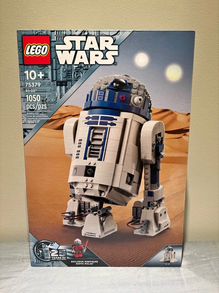 LEGO Star Wars R2-D2 75379