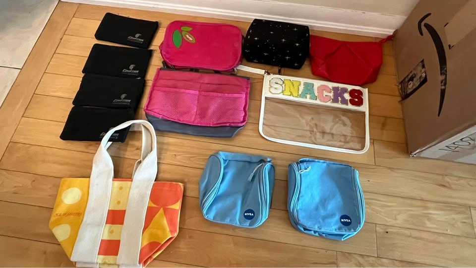Set of different make up bags including Sol de Janeiro, Sephora, - photo 2