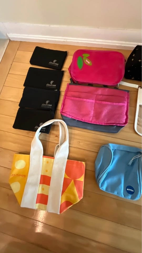Set of different make up bags including Sol de Janeiro, Sephora, - photo 5