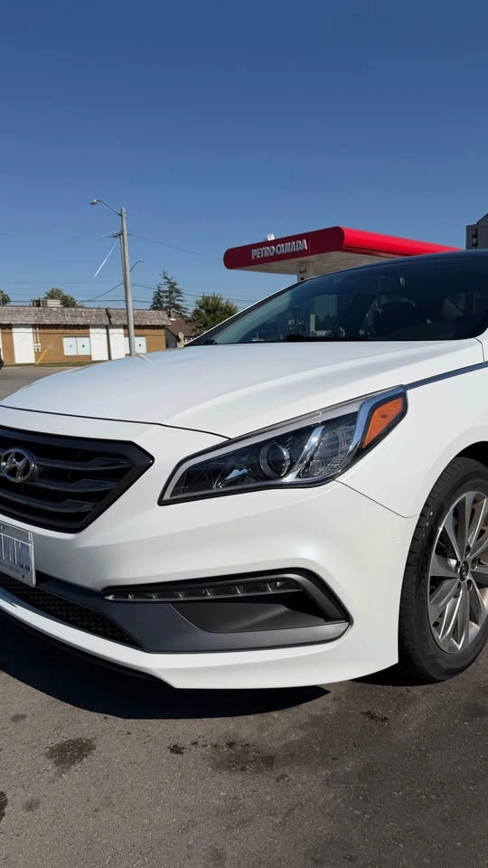 2015 Hyundai Sonata - photo 2