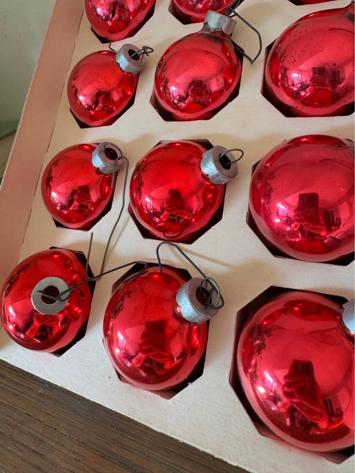 Vintage Fieldcraft Canada Red Glass Christmas Ornaments – Set of - photo 4