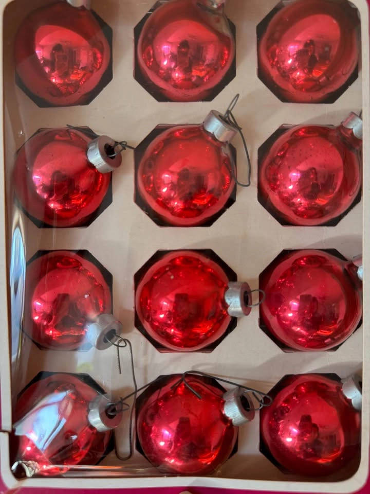 Vintage Fieldcraft Canada Red Glass Christmas Ornaments – Set of - photo 5
