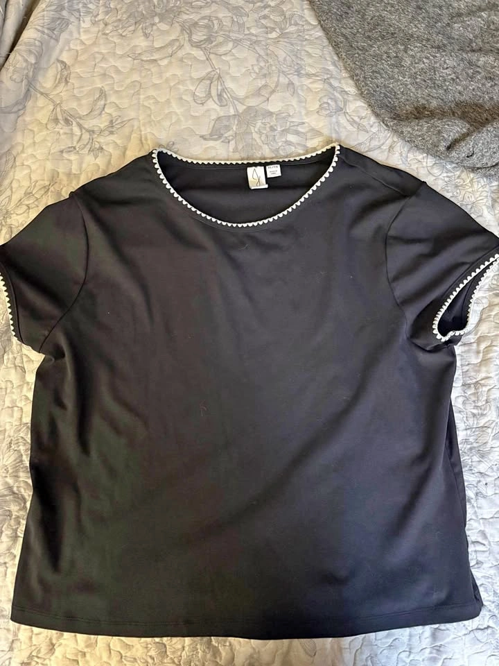 Black T-Shirt with White Edges and Collar