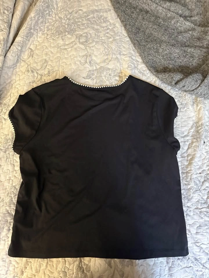 Black T-Shirt with White Edges and Collar - photo 3